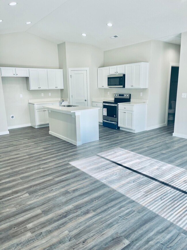 1613 E Redstem Ct, Andover, KS 67002 Townhome Rentals in Andover KS