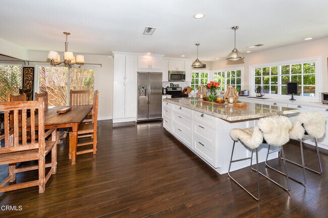 Foto del edificio - 3358 Blue Ridge Ct