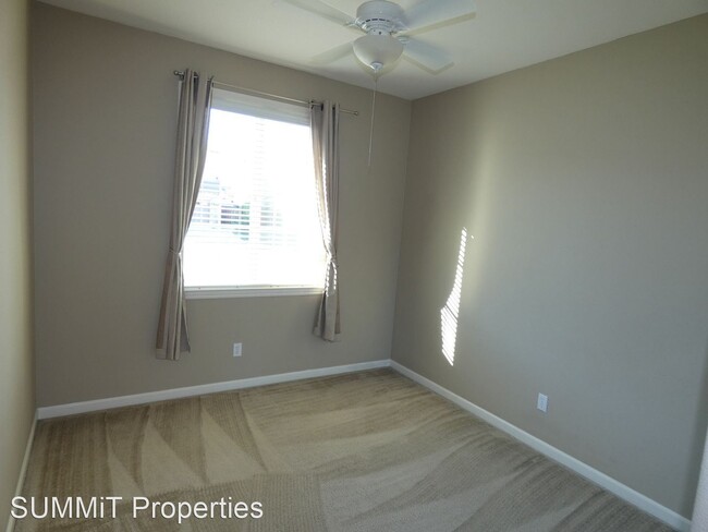 Building Photo - 5 br, 4 bath House - 1042 Swan River Court