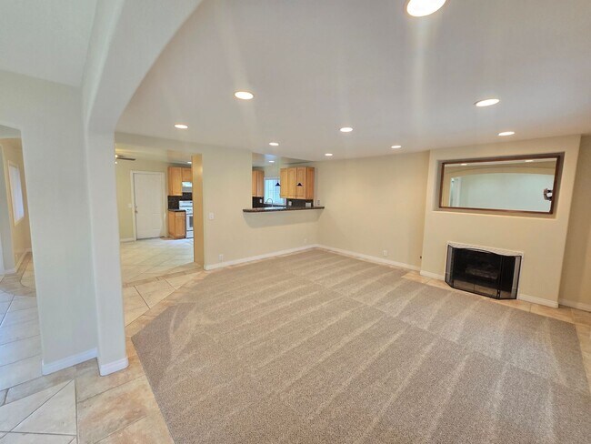 Foto del edificio - On Cul-De-Sac: 3 Bedroom 2 Bath Single Sto...