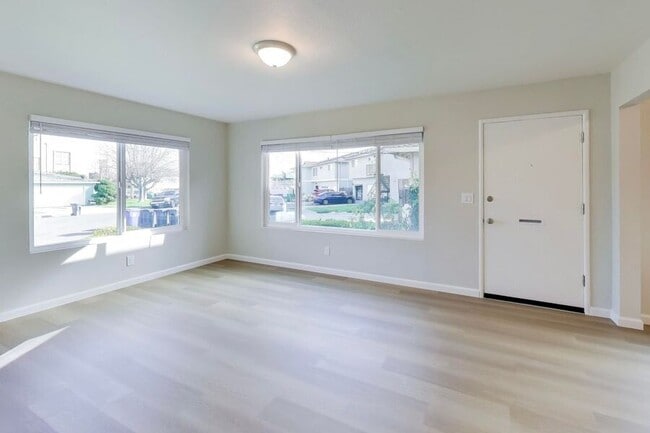 Foto del edificio - 451 Ruth Ct