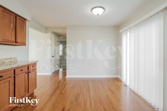 Building Photo - 1815 Cumberland Dr