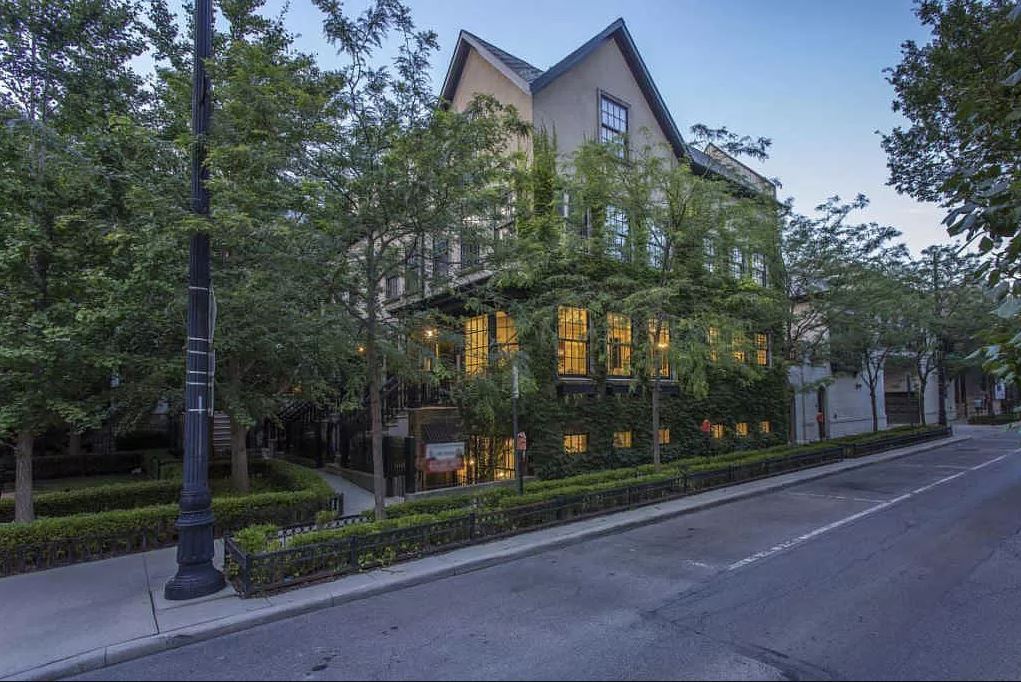 Courtyard - 194 E Gay St