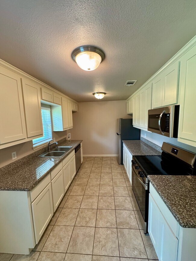 Foto del edificio - 2801 W Springdale Cir