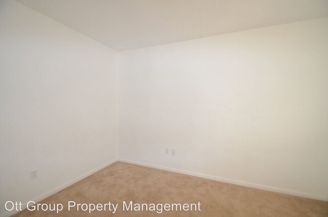 Building Photo - 903 S 15th St