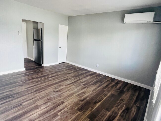 Building Photo - 2116 N Forgeus Ave