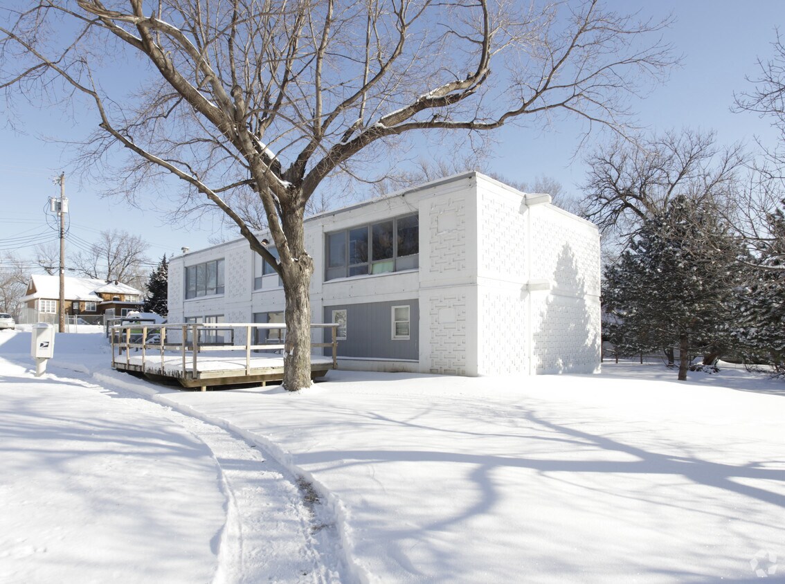 Primary Photo - 3340 Larimore Rd
