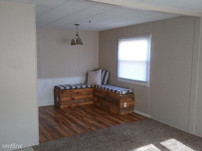 Foto del edificio - 4563 Berrywood Dr N