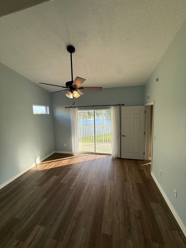 Building Photo - 5492 Compass Pte
