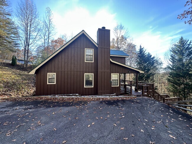 Foto del edificio - 155 April Ln