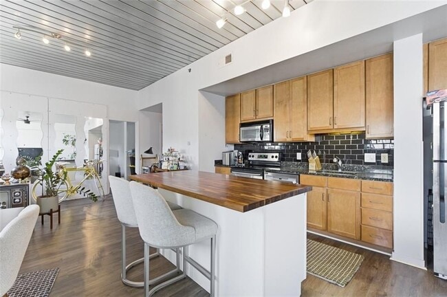 Building Photo - 620 Glen Iris Dr NE