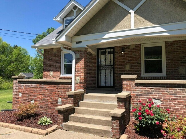 Foto del edificio - 8913 Ferndale Rd