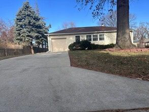 Building Photo - 8506 Izard St