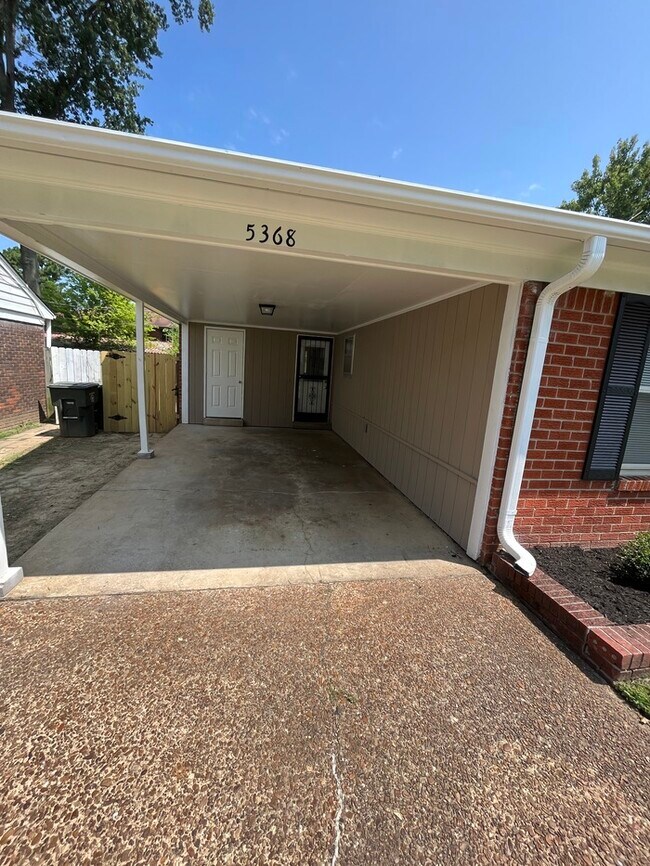 Building Photo - FIRST MONTHS RENT FREE!