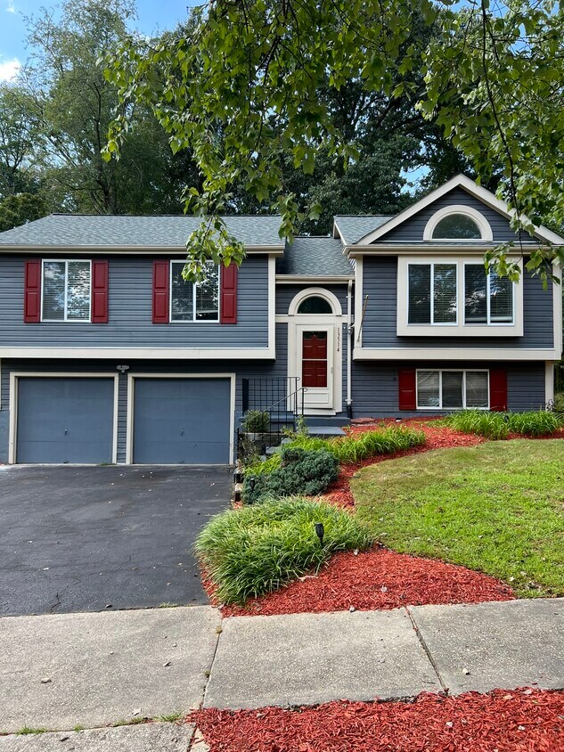 Primary Photo - 13514 Steeplechase Dr