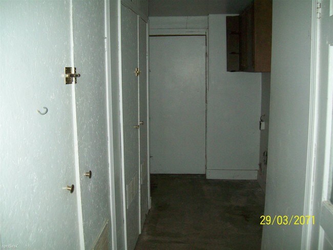 Building Photo - 3 br, 1 bath House - 4017 Pringle Ave