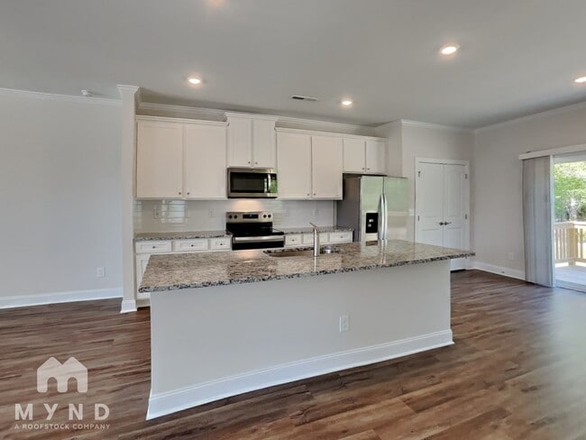 Building Photo - 6937 Woodland Stream Pl