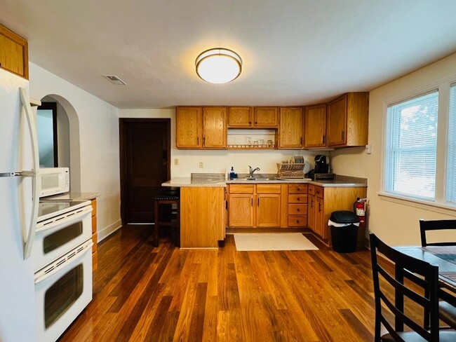 Building Photo - 66 Jackson St