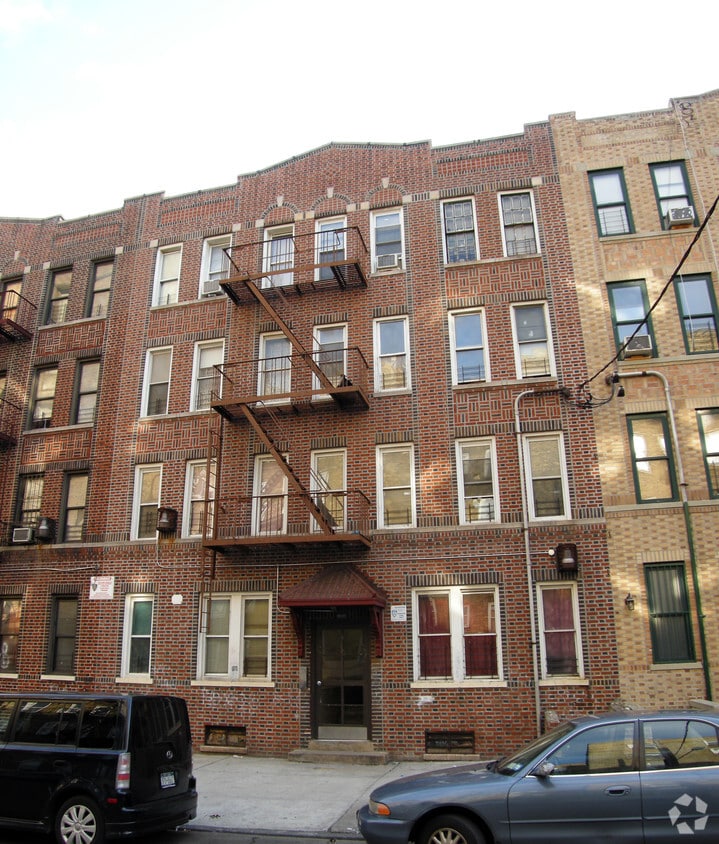 Primary Photo - 3042 Holland Ave