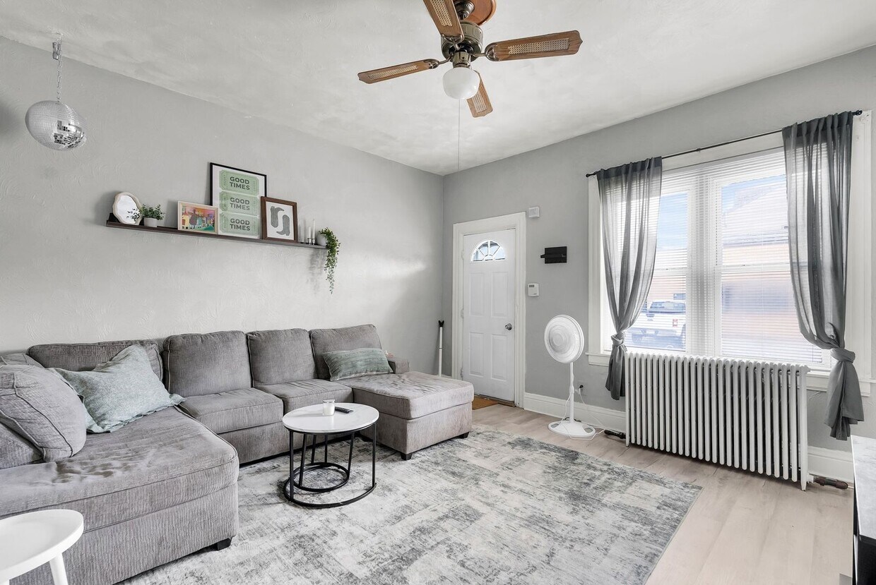 Foto principal - 3 BR 2 bath Bloomfield/Upper Lawrenceville...