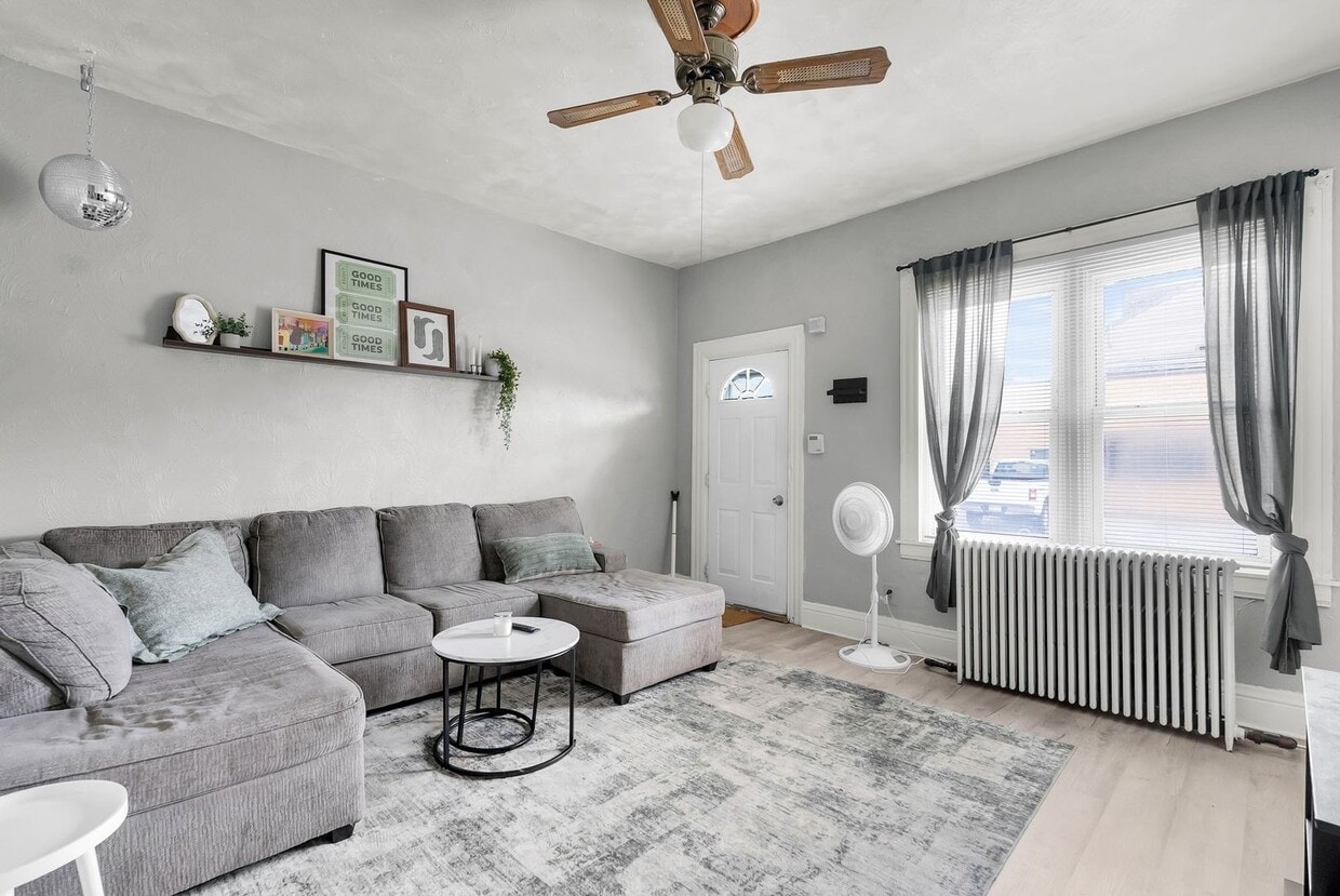 Primary Photo - 3 BR 2 bath Bloomfield/Upper Lawrenceville...
