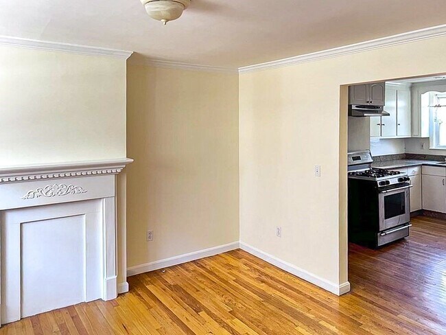 Foto del edificio - 244 Everett St