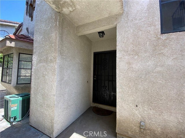 Building Photo - 534 N Orange Ave