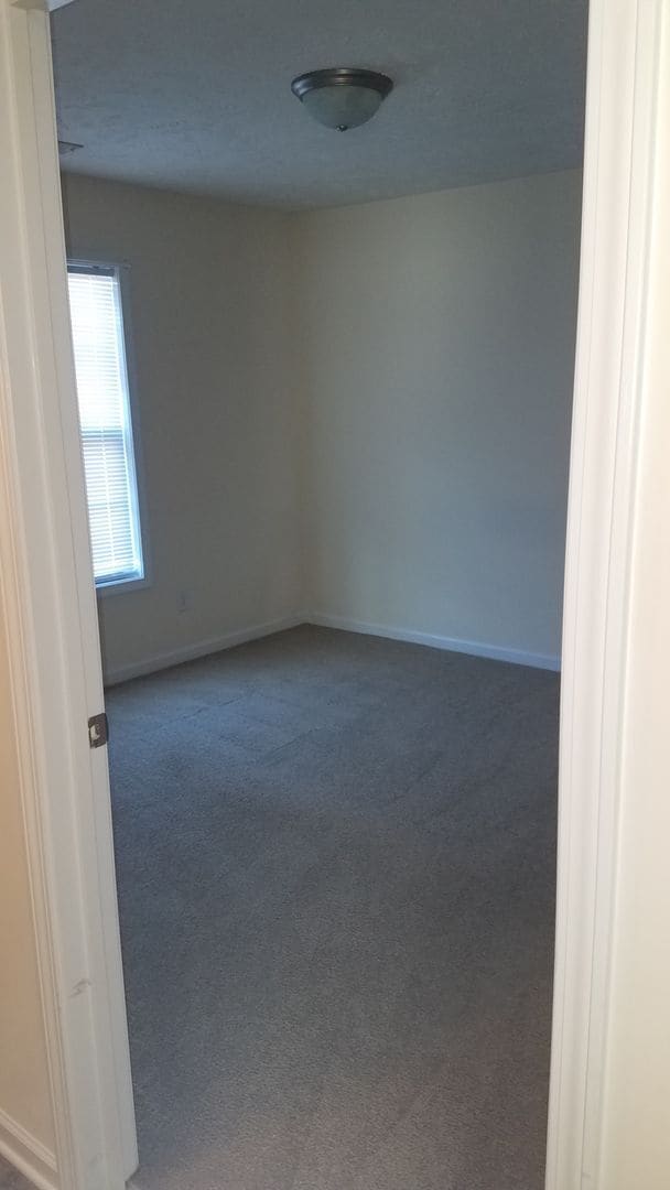 Building Photo - 3700 Woodcliff Dr