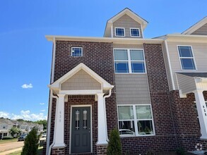 Building Photo - 407 Falls Pointe