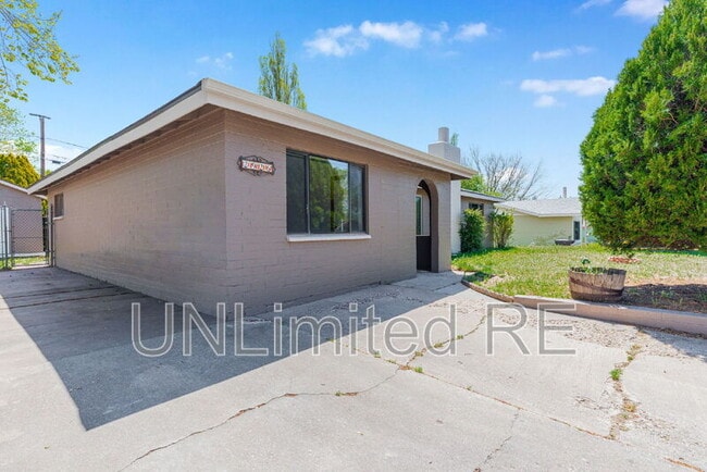 Foto del edificio - 2926 N Steves Blvd