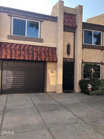 Foto principal - 327 E Live Oak St