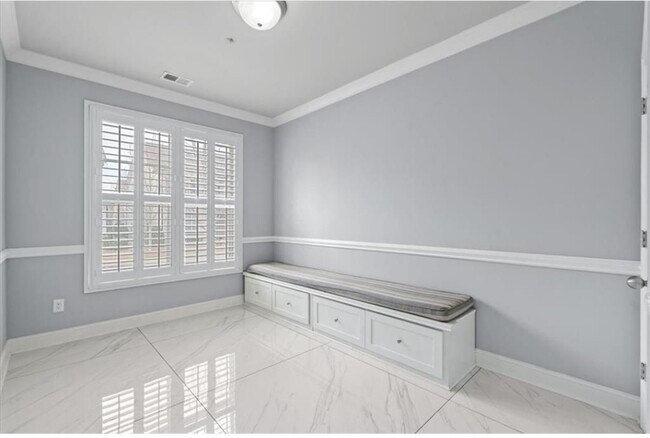 Foto del edificio - 4325 Bellview Ln