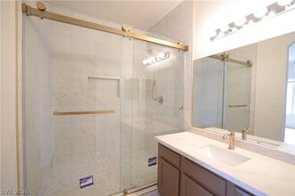 Building Photo - 5525 W Flamingo Rd