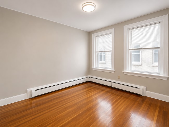 Interior Photo - 256 Washington