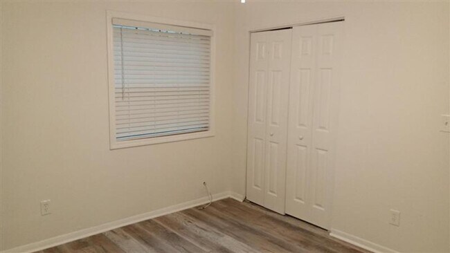 Foto del edificio - Modern 2-Bed, 1-Bath Oasis with Central Ai...
