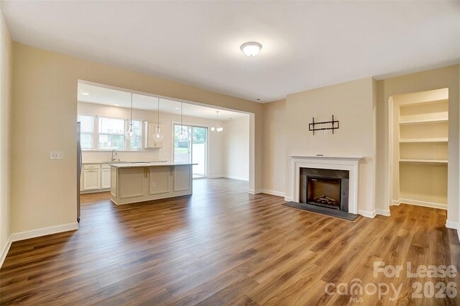 Building Photo - 5822 Clan MacLaine Dr