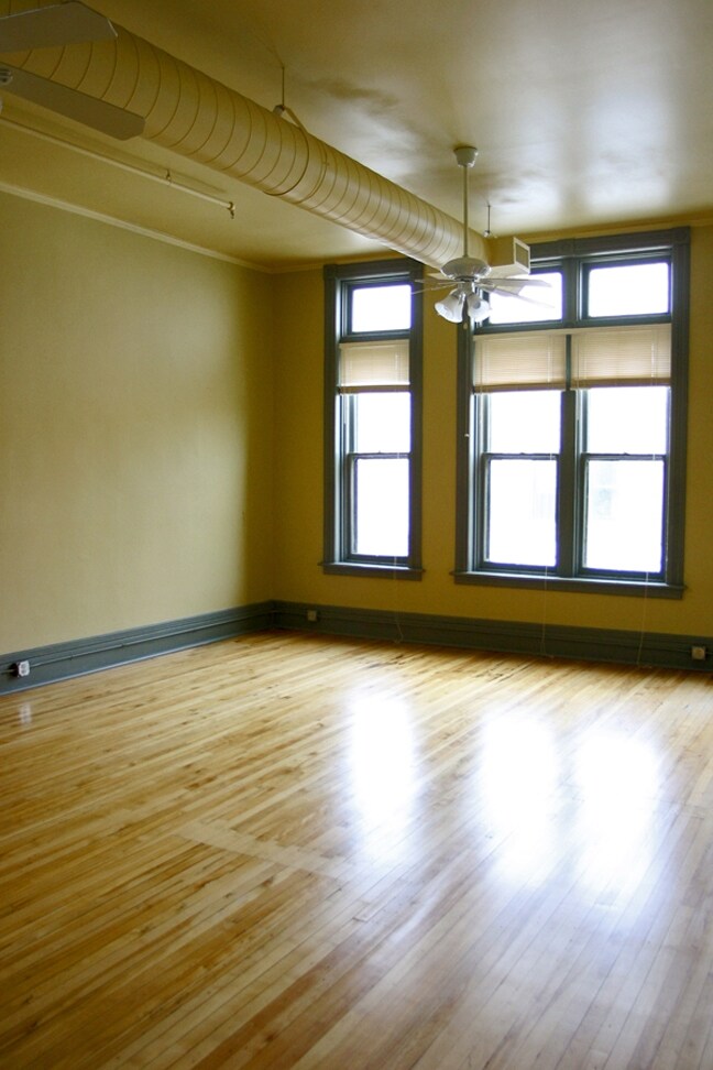 Interior Photo - Bent Block Building