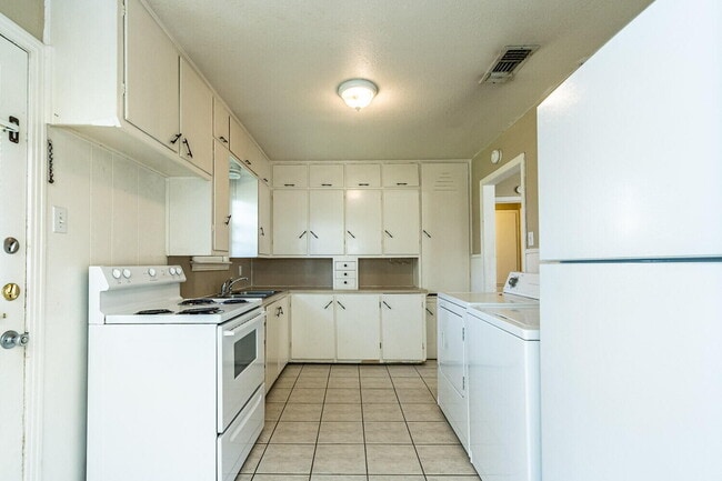 Foto del edificio - 5010 38th St