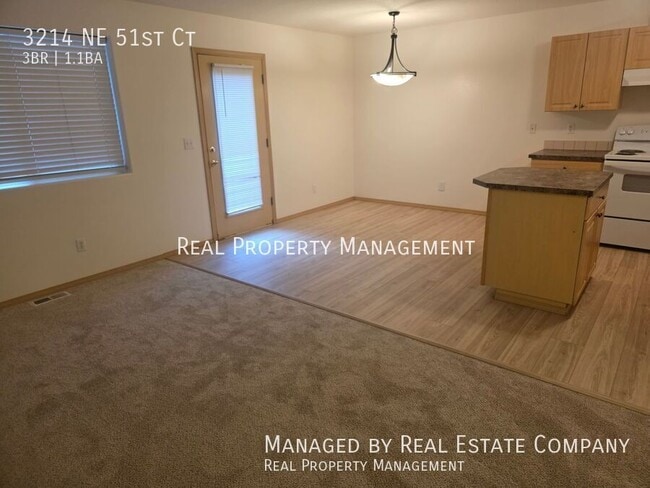 Building Photo - 3214 NE 51st Ct