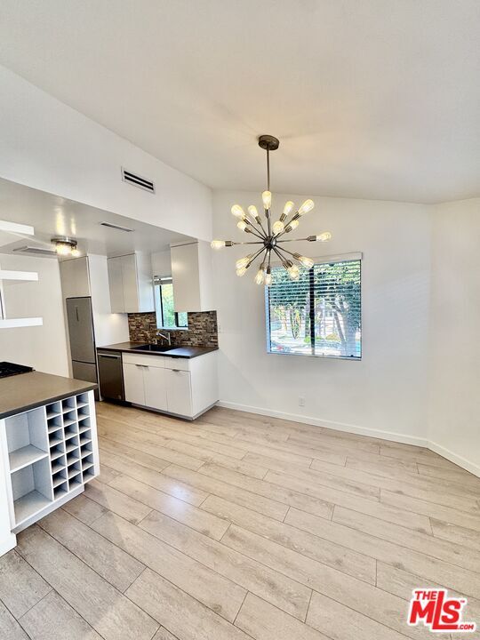 Foto del edificio - 1237 N Ogden Dr