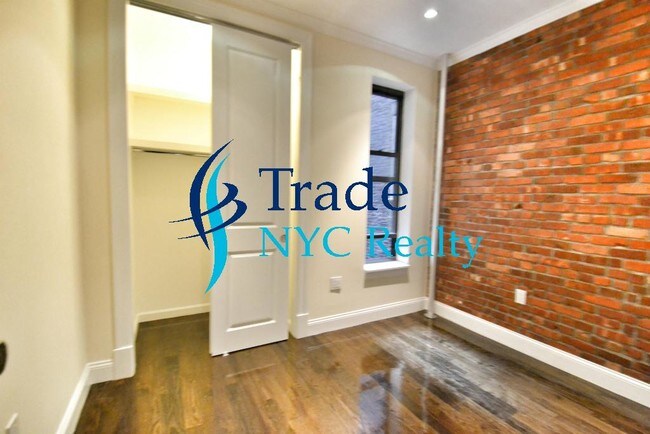 Building Photo - 1364 Lexington Ave