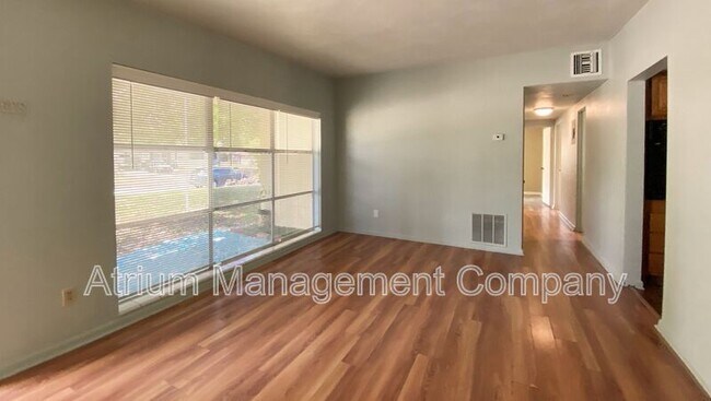 Building Photo - 1338 Peruvian Ln