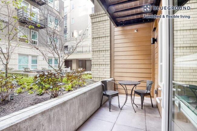 Foto del edificio - 65 107th Ave SE