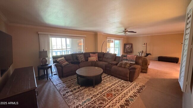Foto del edificio - 7940 E Camelback Rd