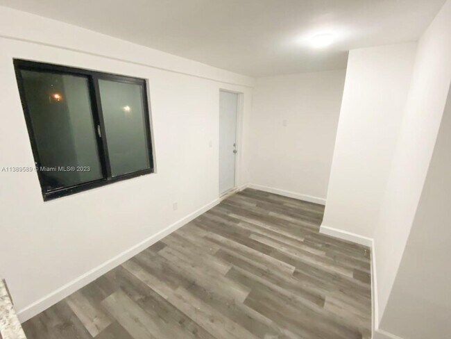 Foto del edificio - 1055 NW 153rd St