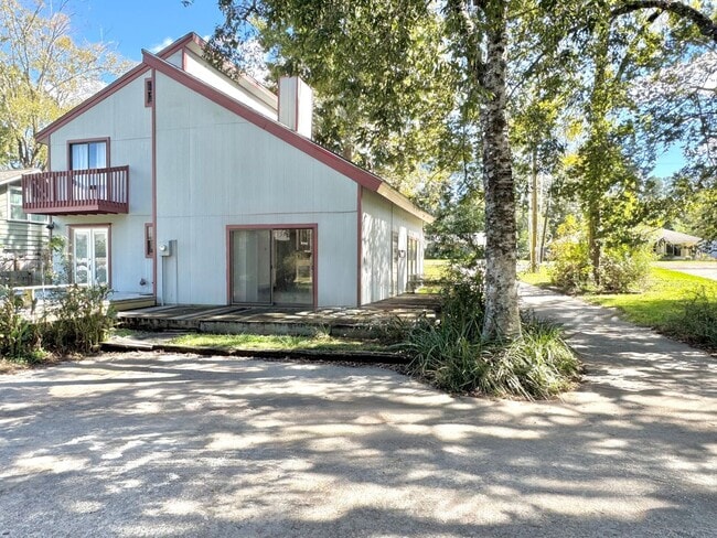 Foto del edificio - Spacious Baton Rouge Beauty on a Tree-Shad...