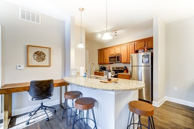 Building Photo - 740 Zumstein Ln
