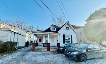 Building Photo - 424 Woodland Ave