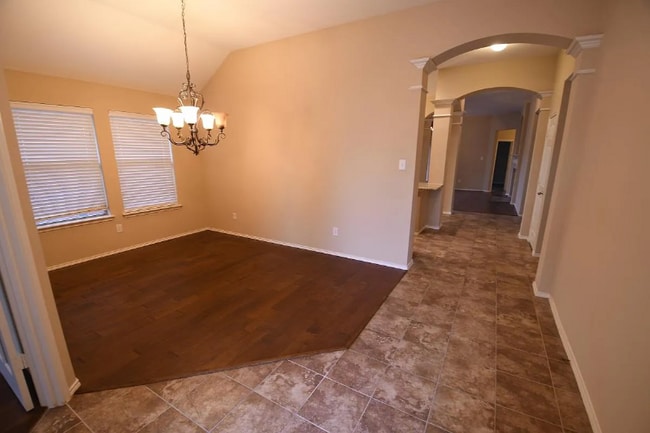 Foto del edificio - 5104 Blackelm Dr