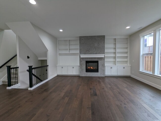 Building Photo - Outstanding 5 BD* 3 BA* Single Family Home...